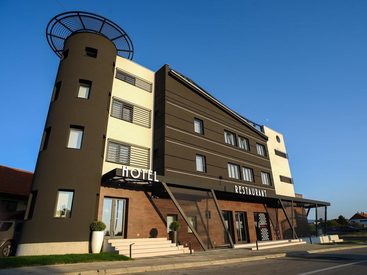 Hotel Ideo Lux Ni Exterior foto