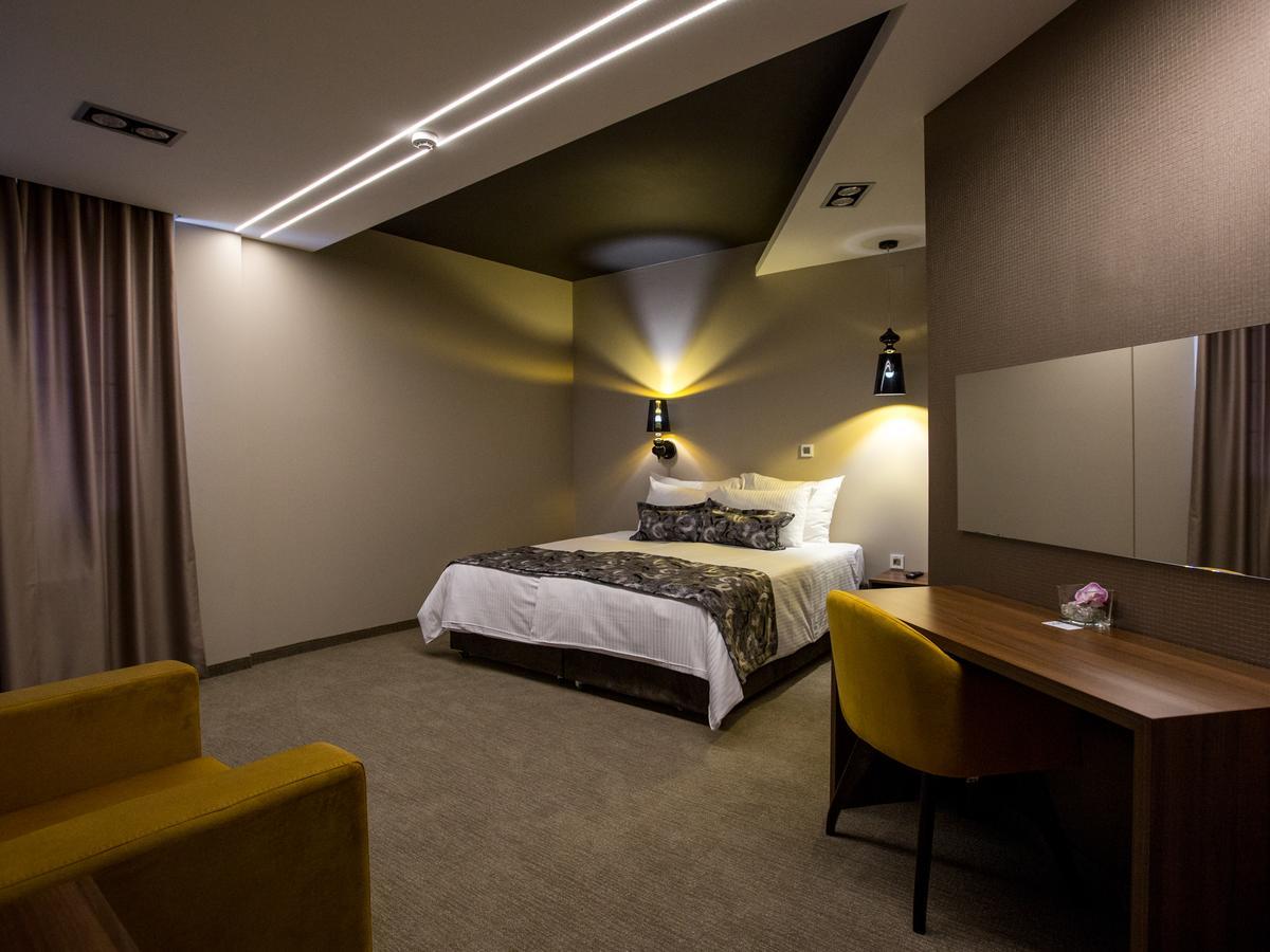 Hotel Ideo Lux Ni Exterior foto