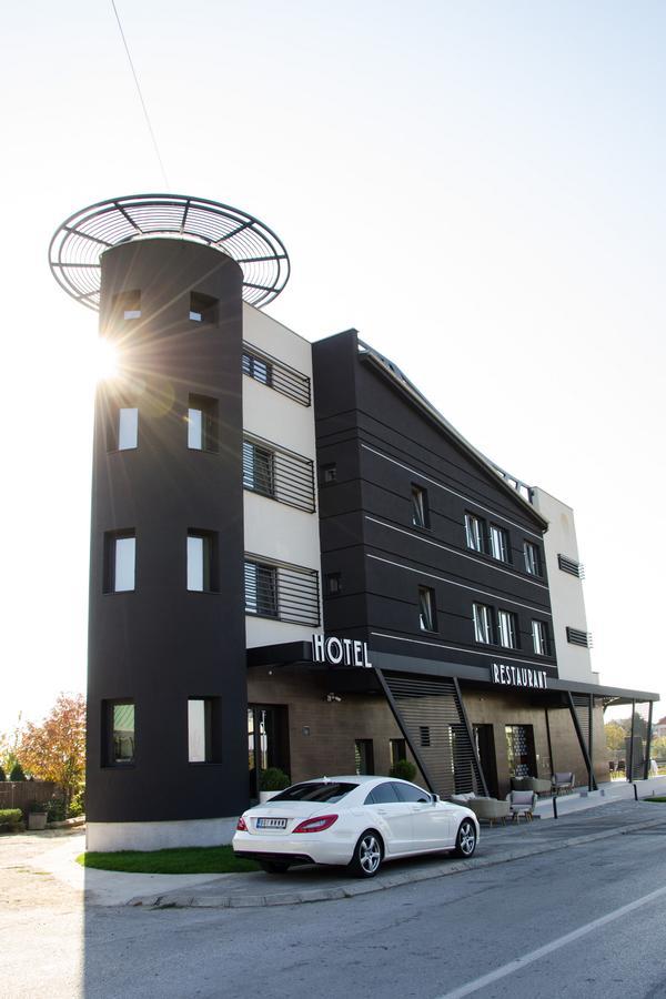 Hotel Ideo Lux Ni Exterior foto