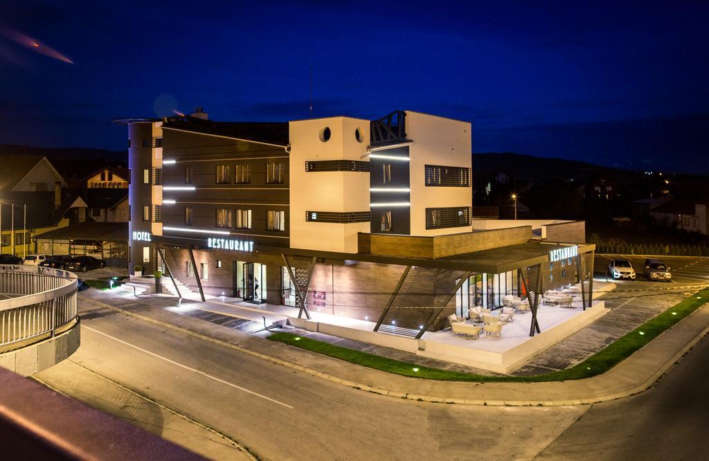 Hotel Ideo Lux Ni Exterior foto